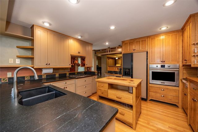 1101 S 45th Court, West Des Moines, IA 50265