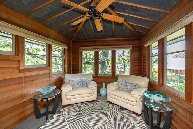 1101 S 45th Court, West Des Moines, IA 50265