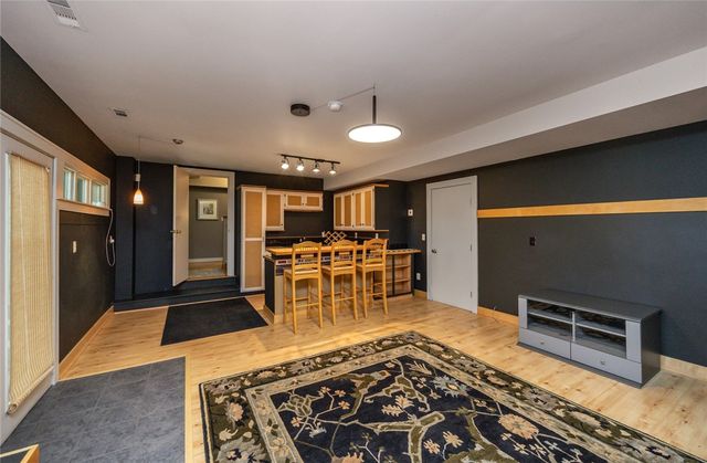 1101 S 45th Court, West Des Moines, IA 50265
