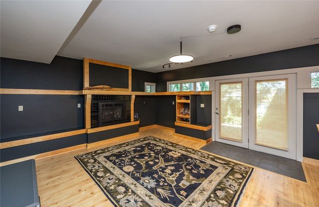 1101 S 45th Court, West Des Moines, IA 50265