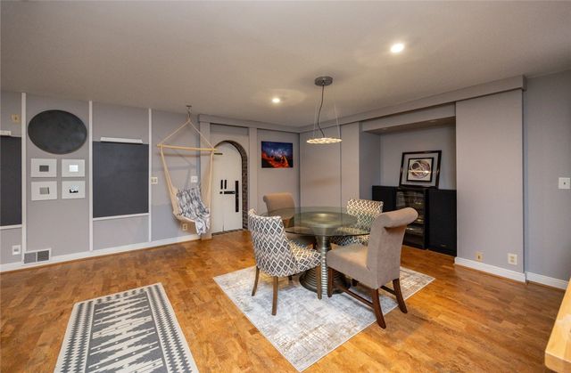 1101 S 45th Court, West Des Moines, IA 50265