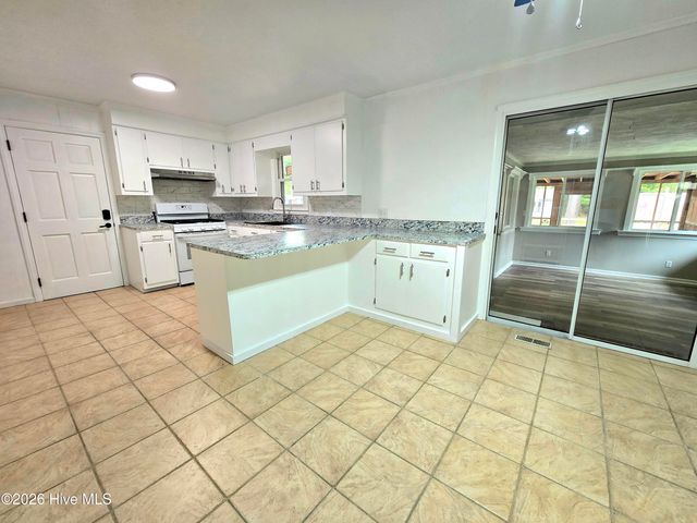 1018 Karen Drive, New Bern, NC 28562