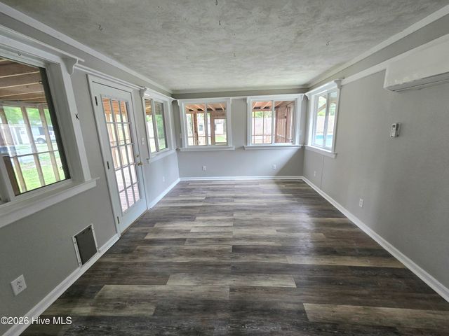 1018 Karen Drive, New Bern, NC 28562