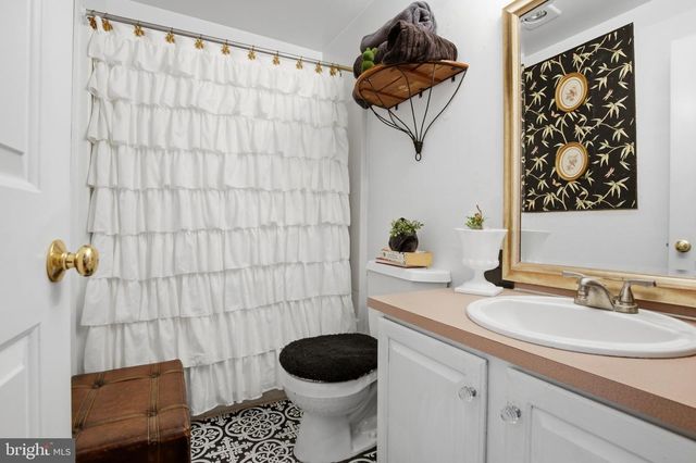 136 PACKHAM CT, Telford, PA 18969