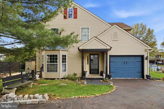 136 PACKHAM CT, Telford, PA 18969