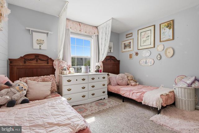 136 PACKHAM CT, Telford, PA 18969