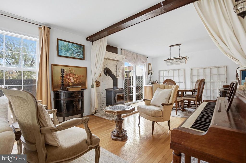 136 PACKHAM CT, Telford, PA 18969