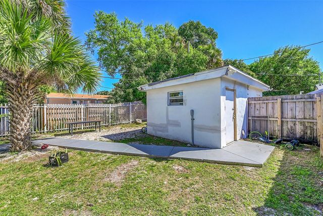 526 NW 15TH Way, Fort Lauderdale, FL 33311