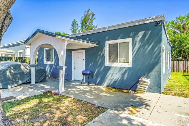 526 NW 15TH Way, Fort Lauderdale, FL 33311