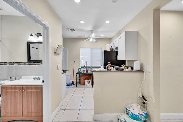 526 NW 15TH Way, Fort Lauderdale, FL 33311