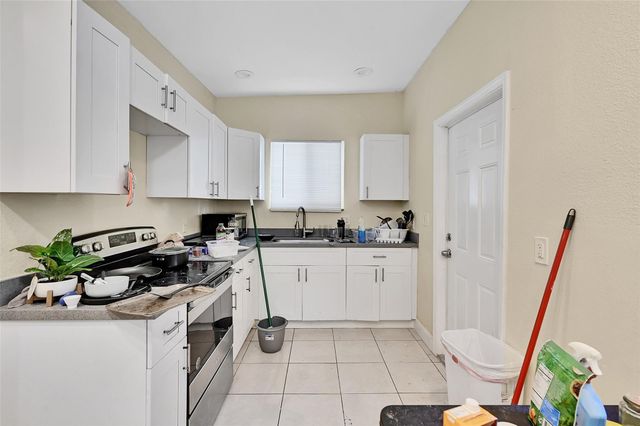 526 NW 15TH Way, Fort Lauderdale, FL 33311