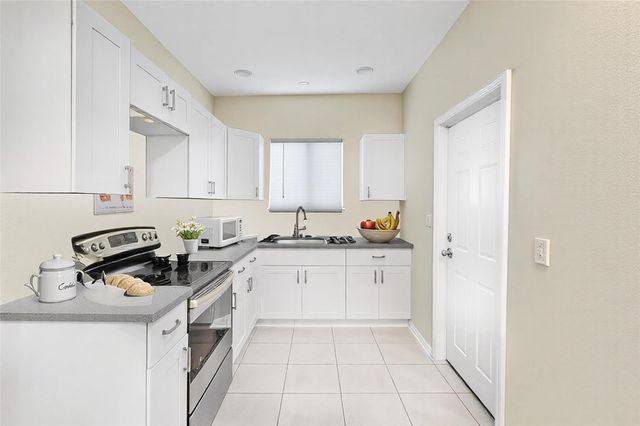 526 NW 15TH Way, Fort Lauderdale, FL 33311