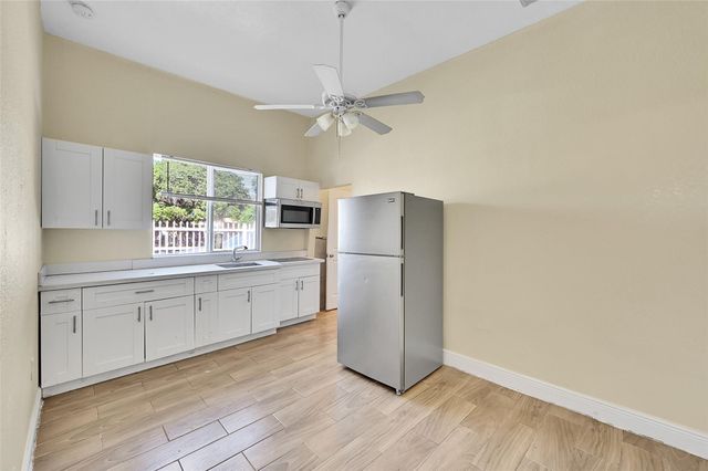 526 NW 15TH Way, Fort Lauderdale, FL 33311
