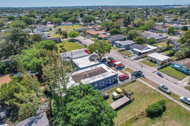 526 NW 15TH Way, Fort Lauderdale, FL 33311