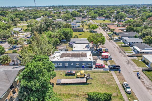 526 NW 15TH Way, Fort Lauderdale, FL 33311