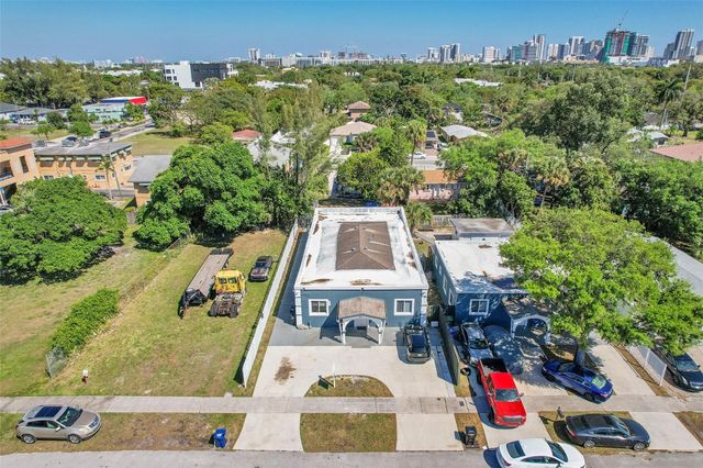 526 NW 15TH Way, Fort Lauderdale, FL 33311