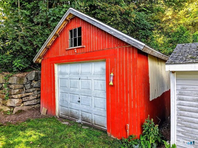210 Maple Avenue, Montville, CT 06382