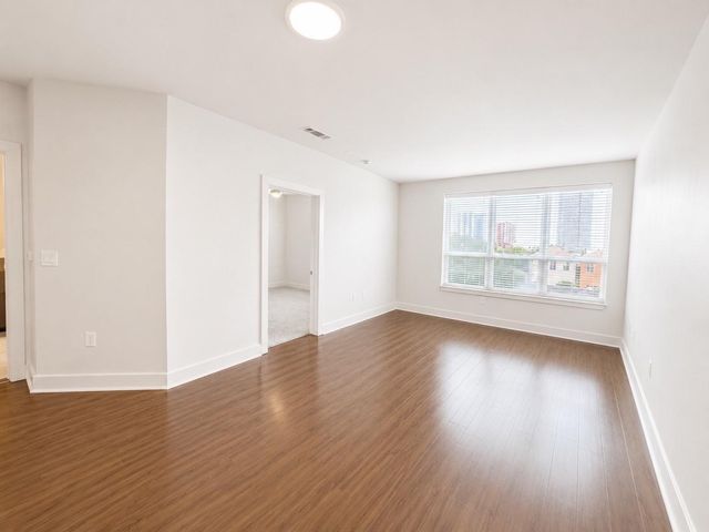 1340 W Gray Street 412, Houston, TX 77019