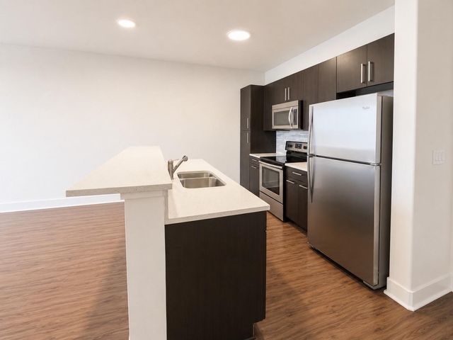 1340 W Gray Street 412, Houston, TX 77019