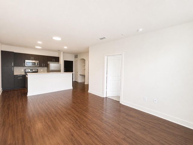 1340 W Gray Street 412, Houston, TX 77019