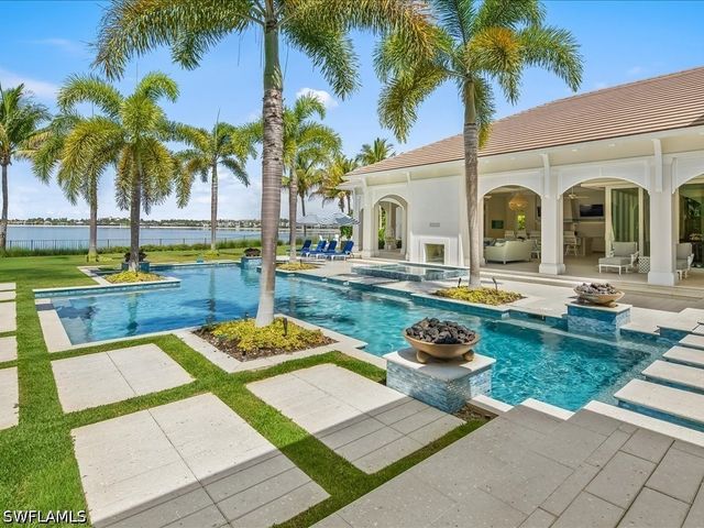 17412 Via Lugano CT, Miromar Lakes, FL 33913
