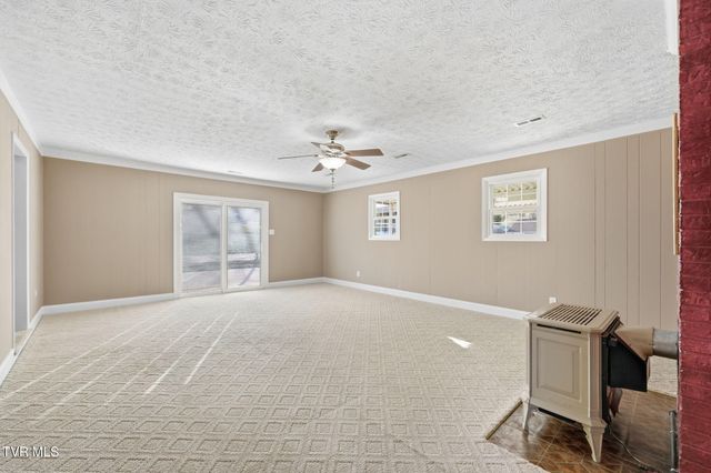 515 Poplar Street, Mount Carmel, TN 37645