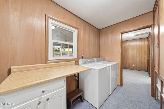 515 Poplar Street, Mount Carmel, TN 37645
