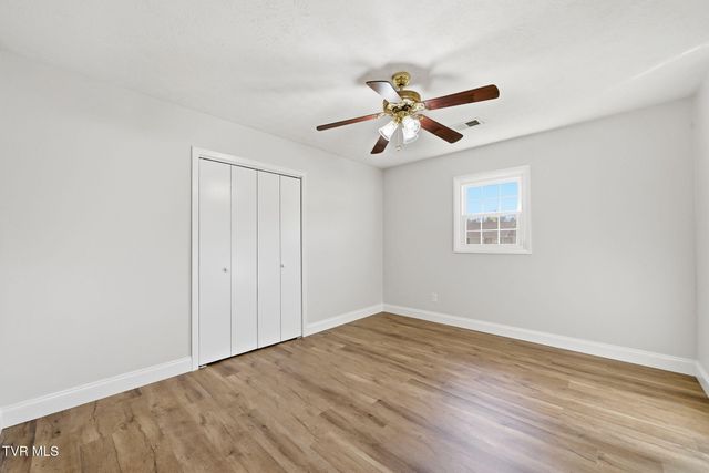 515 Poplar Street, Mount Carmel, TN 37645
