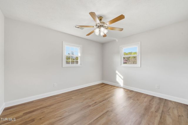515 Poplar Street, Mount Carmel, TN 37645