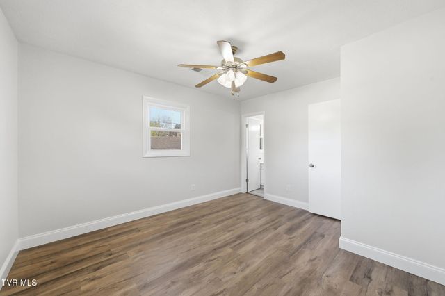 515 Poplar Street, Mount Carmel, TN 37645