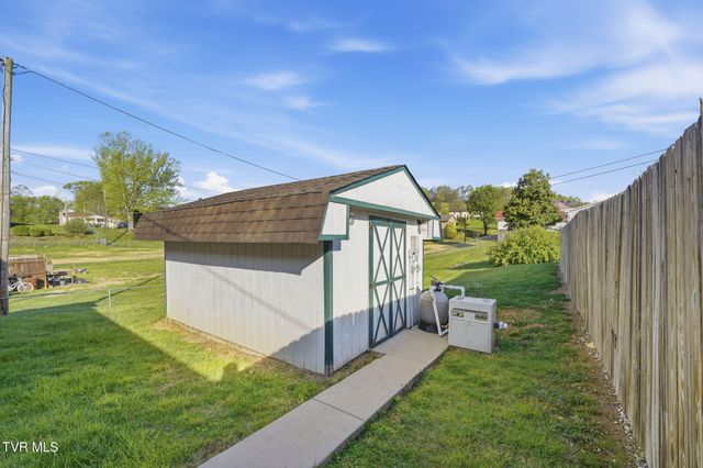 515 Poplar Street, Mount Carmel, TN 37645