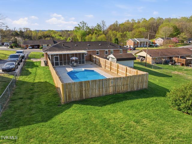 515 Poplar Street, Mount Carmel, TN 37645