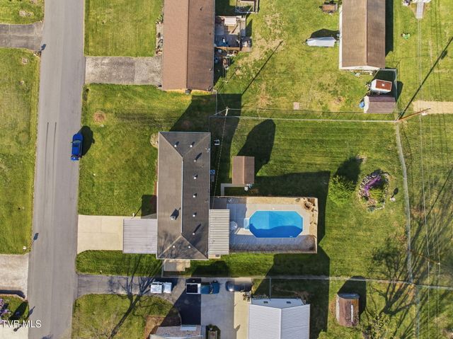 515 Poplar Street, Mount Carmel, TN 37645