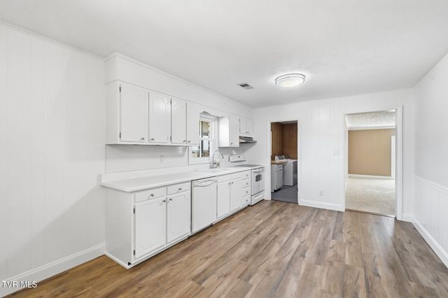 515 Poplar Street, Mount Carmel, TN 37645
