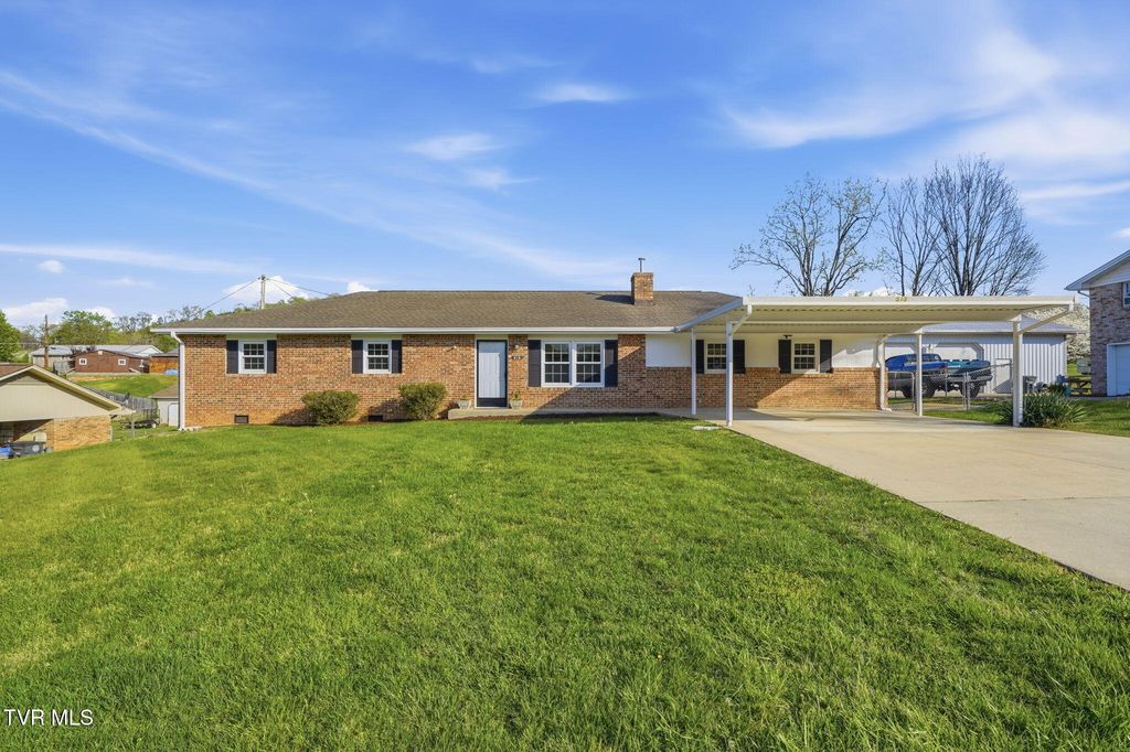 515 Poplar Street, Mount Carmel, TN 37645