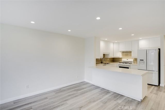 330 N Jackson Street 208, Glendale, CA 91206