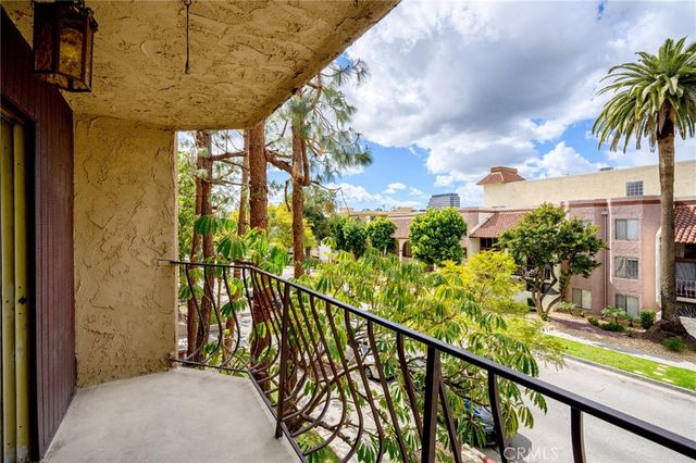 330 N Jackson Street 208, Glendale, CA 91206