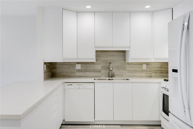 330 N Jackson Street 208, Glendale, CA 91206