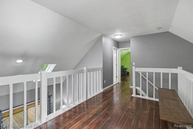 1670 Post Avenue, West Bloomfield, MI 48324