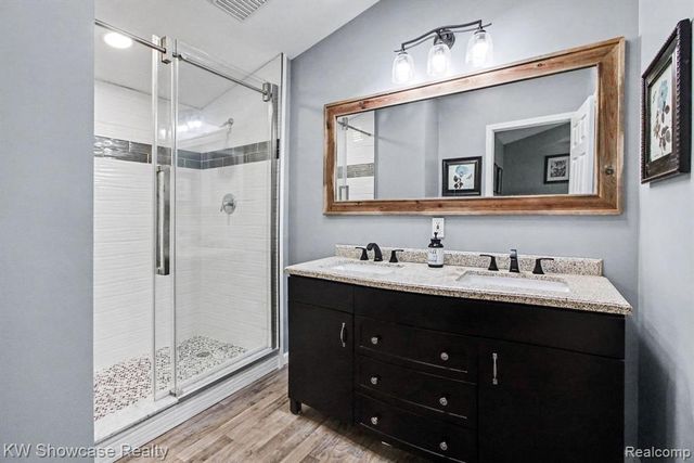 1670 Post Avenue, West Bloomfield, MI 48324