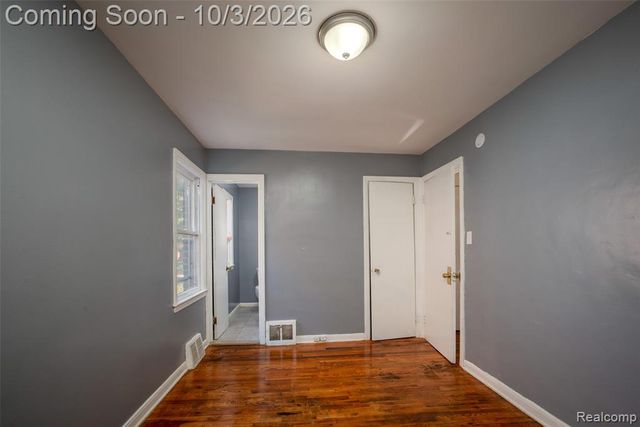 19313 Winthrop Street, Detroit, MI 48235
