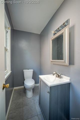19313 Winthrop Street, Detroit, MI 48235