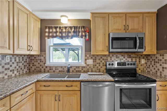 4985 Woodmark Drive, Clay, NY 13088