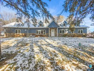 8300 E 38th St Street, Sioux Falls, SD 57110