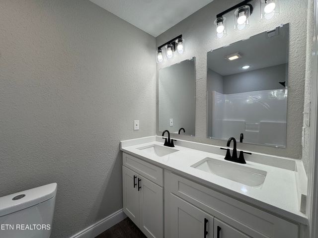 105 Anderson Rd, Sweetwater, TN 37874