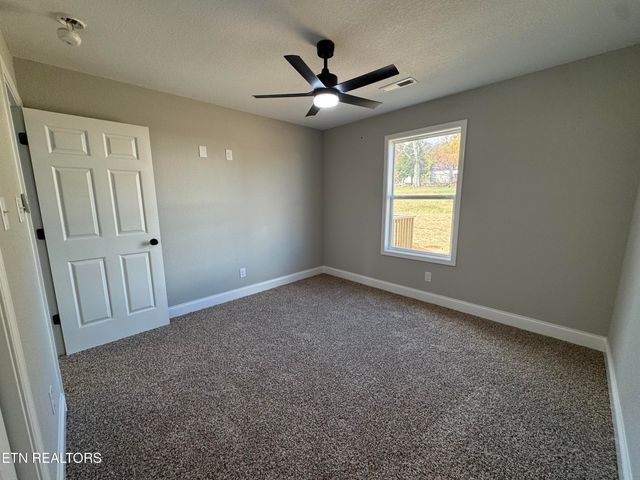 105 Anderson Rd, Sweetwater, TN 37874