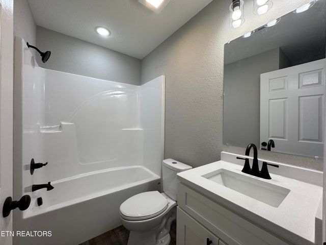 105 Anderson Rd, Sweetwater, TN 37874