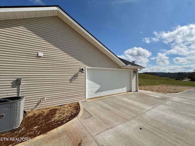 105 Anderson Rd, Sweetwater, TN 37874