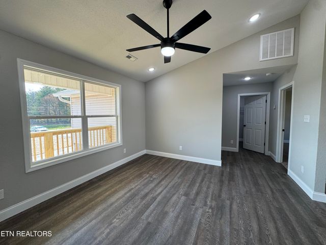 105 Anderson Rd, Sweetwater, TN 37874