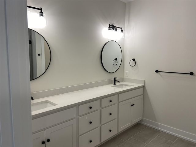 725 Violet Way, Saint Joseph, MI 49085